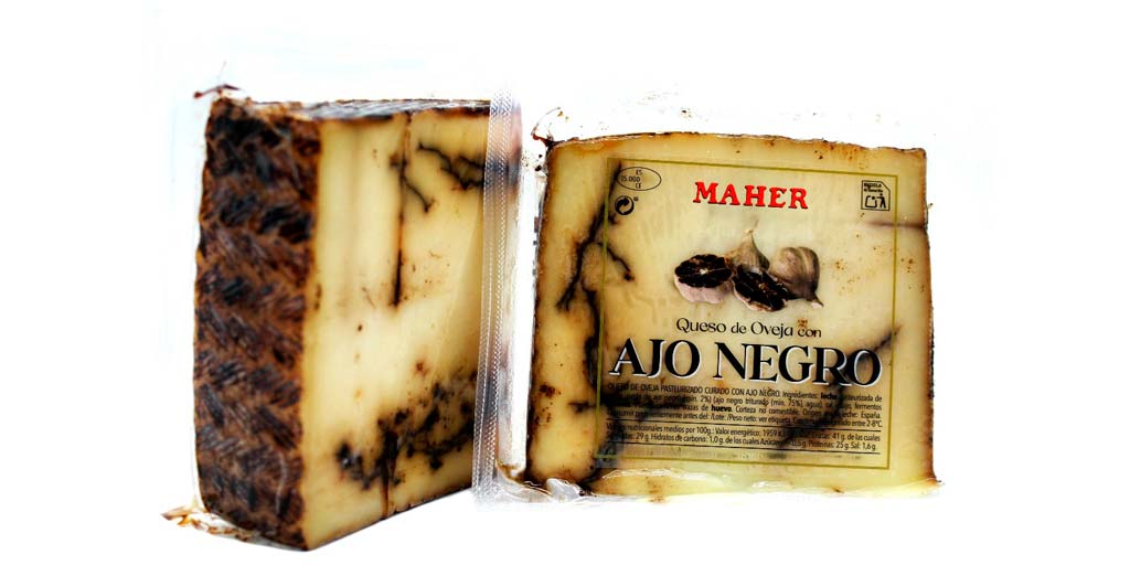 queso de oveja con ajo negro